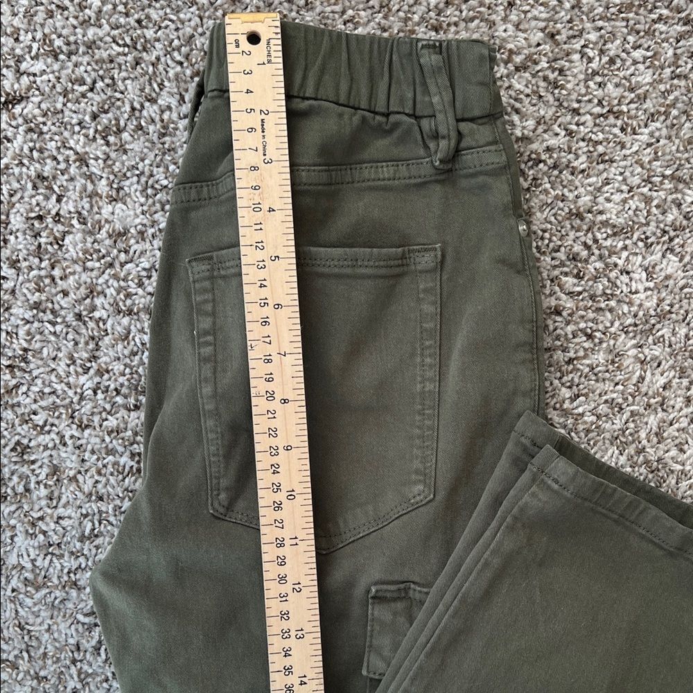 Like New! Good American Good Army Cuffed Pants Olive Green Cargo in SIze 2/26 - Picture 10 of 15